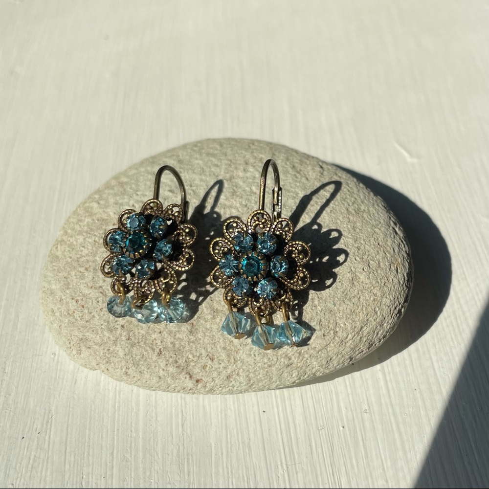 Flower Shaped Blue Rhinestone Earrings